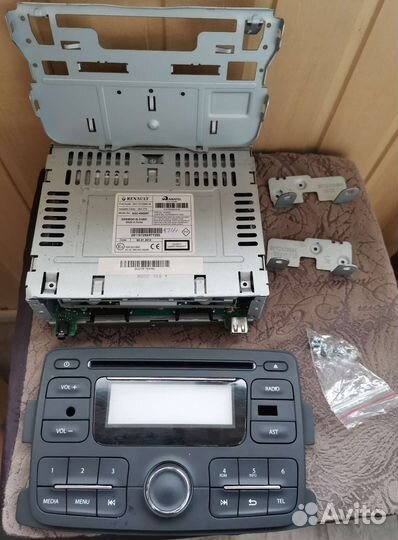 Магнитола 2din Renault (на запчасти)