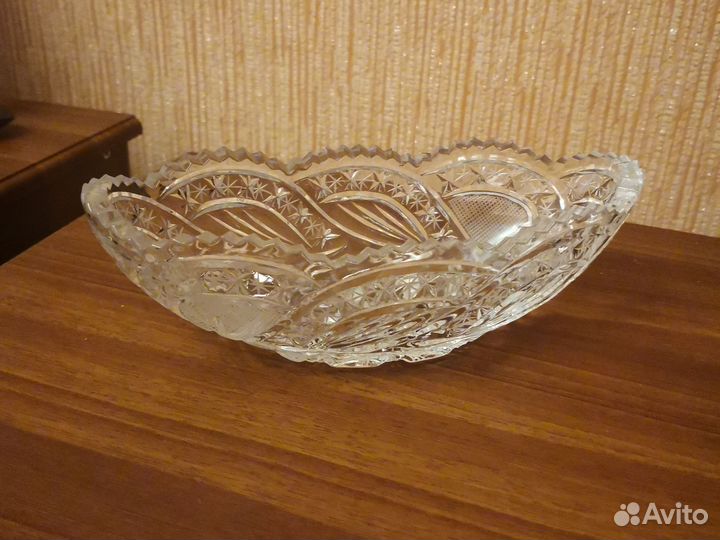 Хрустальная ваза