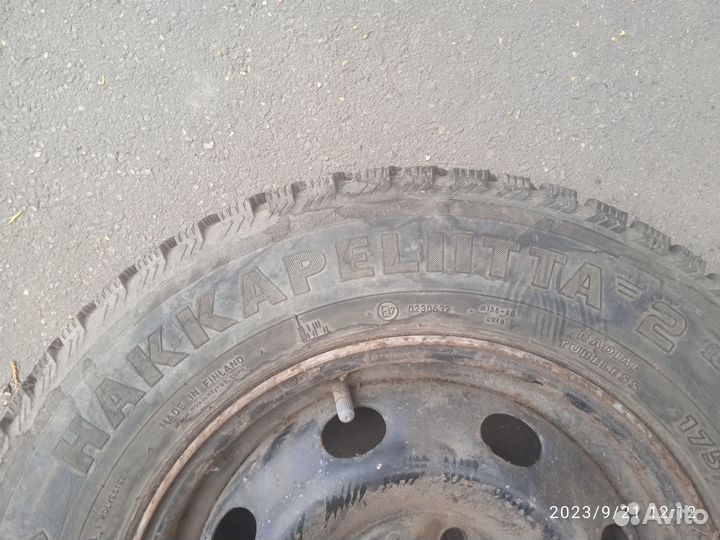 R13 Nokian Tyres Hakkapeliitta 2 175/70, PCD 4x98 DIA 10