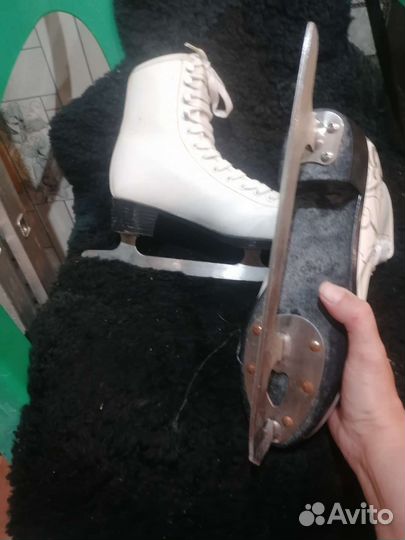 Коньки фигурные