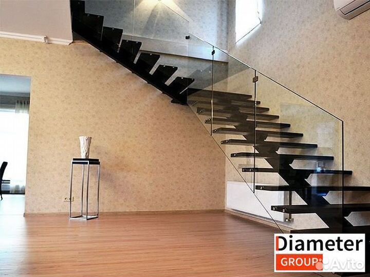 Монтаж удобной лестницы в дачный дом