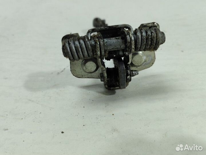 Ограничитель двери передний правый Renault Logan