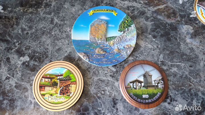 Коллекция сувенирных тарелок