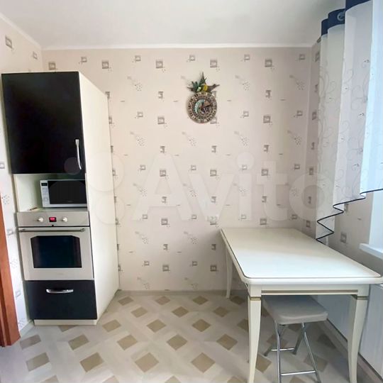 2-к. квартира, 50 м², 6/10 эт.