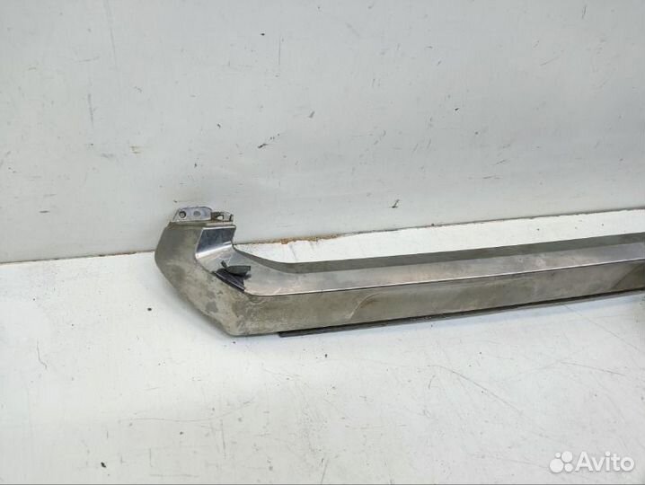 Молдинг решетки радиатора передний Lexus Rx 4