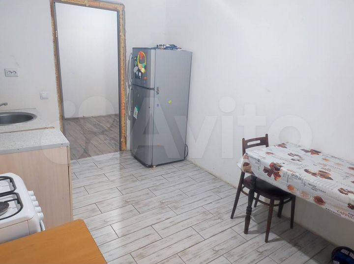 2-к. квартира, 58 м², 1/8 эт.