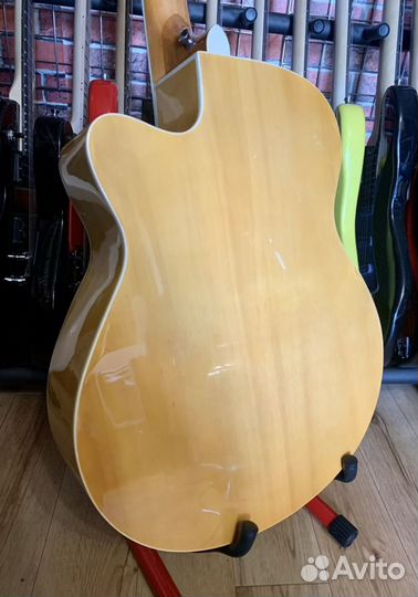 Акустическая Гитара