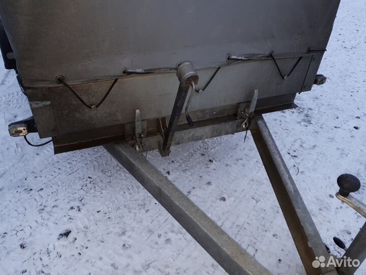 Прицеп 2.6Х1.3 с тентом 104см