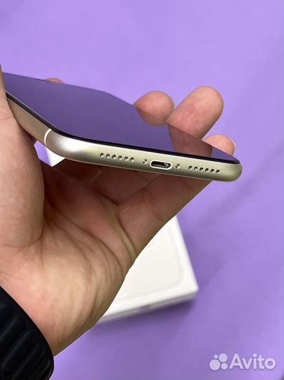 iPhone 11 128GB белый