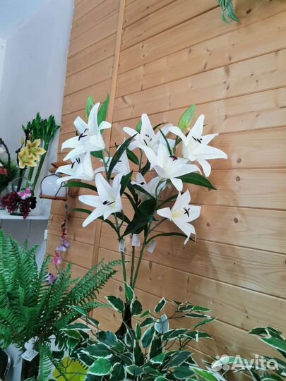 Композиции из искусственных цветов