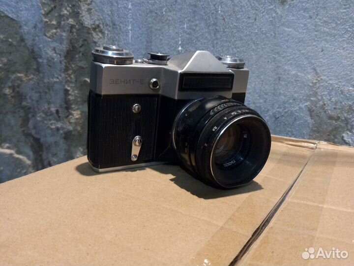 Плёночный фотоаппарат зенит-е