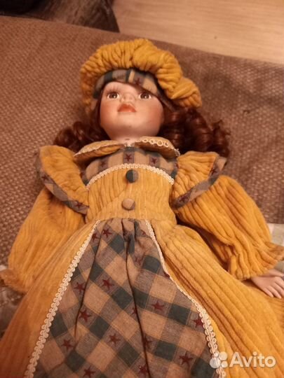 Кукла фарфоровая коллекционная