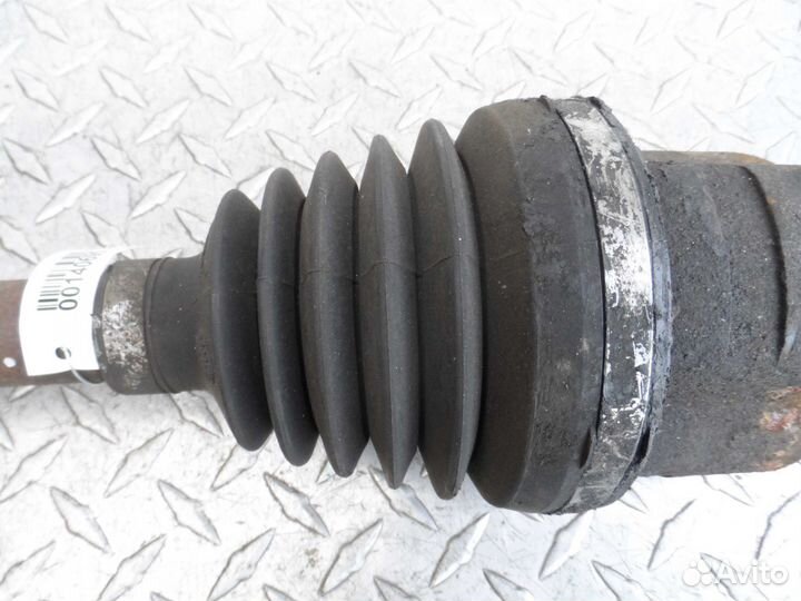 Полуось передняя R Chevrolet Trailblazer GMT360