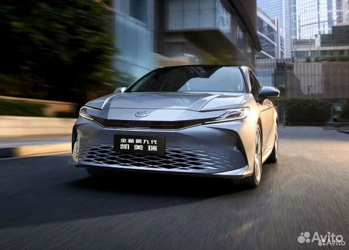 Стекло фары Toyota Camry V80 2024+