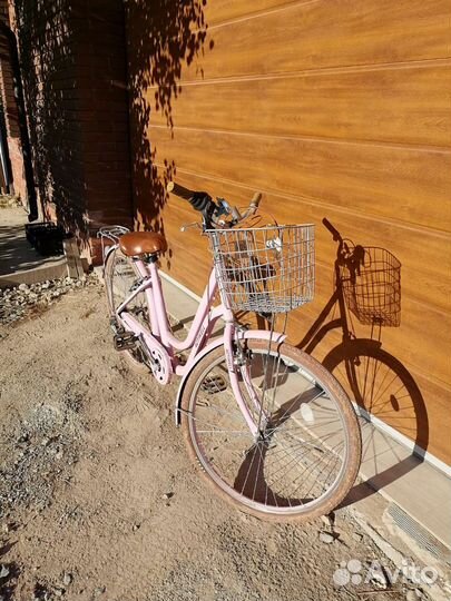 Велосипед с корзиной розовый