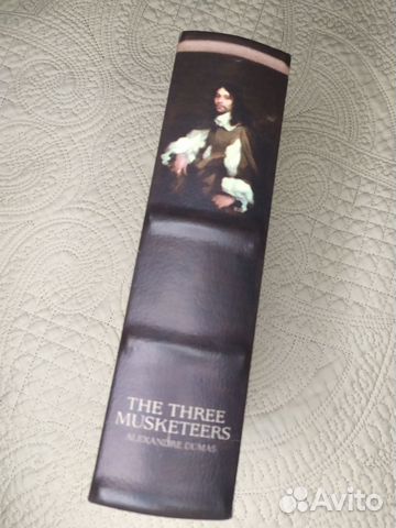 Шкатулка в виде книги