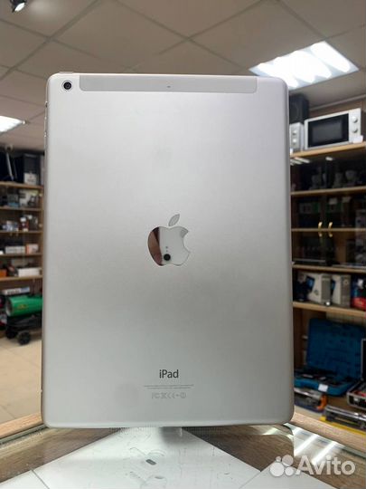 Планшет iPad Air 16 GB LTE