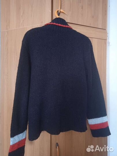 Свитер женский