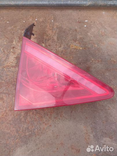 Стоп в крышку багажника ауди а7 4g левый