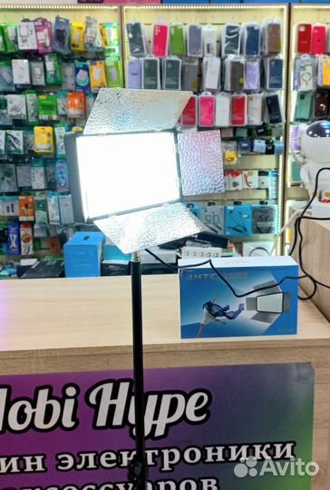 Видеосвет со штативом