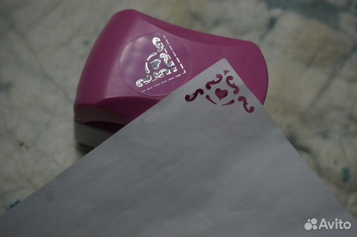 Штамп и дырокол для скрапбукинга