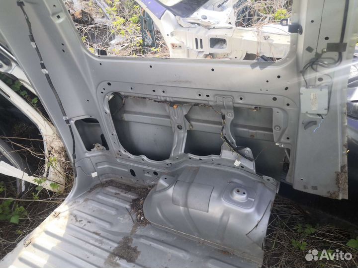 Задняя часть с дефектами town ace noah