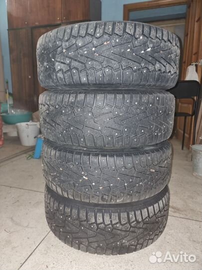 Pirelli Ice Zero 215/55 R16 97T