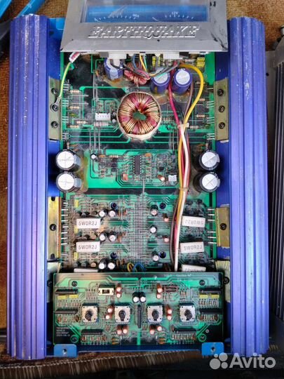 Автомобильный усилитель