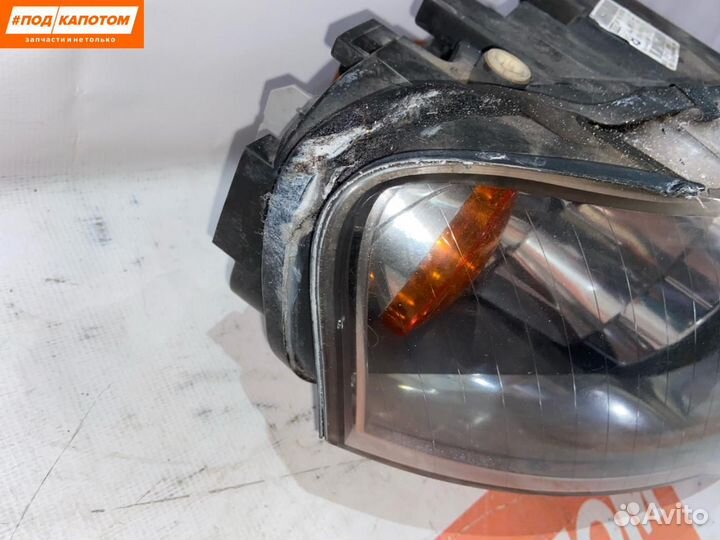 Фара правая Audi A4 B7 2005