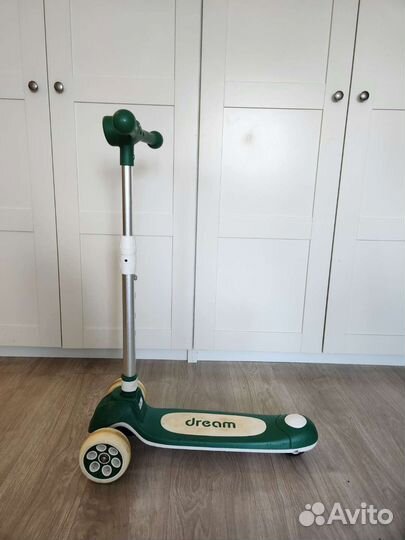 Самокат kreiss трёхколёсный с фонариком