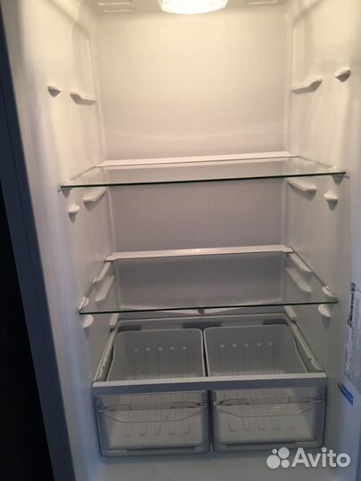 Холодильник Indesit dsn 18