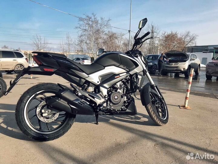 Мотоцикл Bajaj Dominar 250