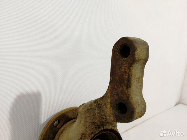 Кулак поворотный передний правый Лада Калина 1.6