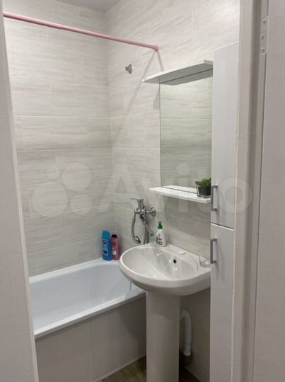 2-к. квартира, 50 м², 3/3 эт.