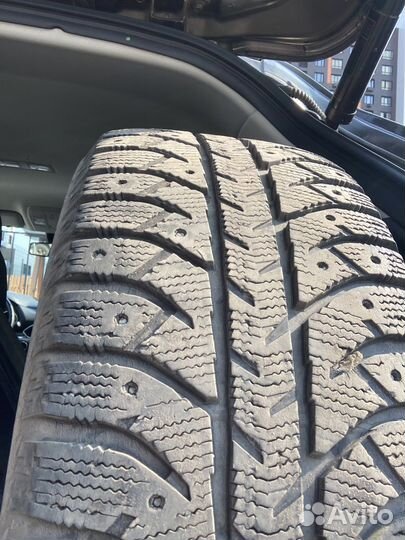 Bridgestone Ice Cruiser 7000 215/60 R17