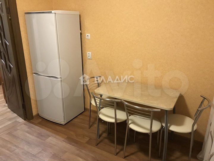 2-к. квартира, 53 м², 2/10 эт.