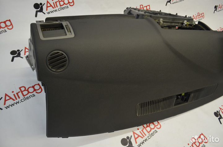 Торпедо панель приборов Opel Vectra