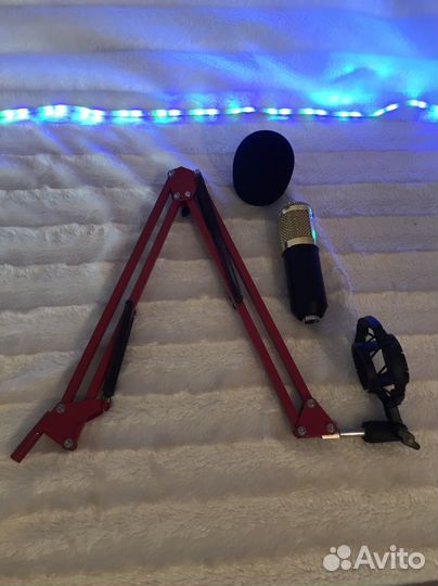 Микрофон и подставка