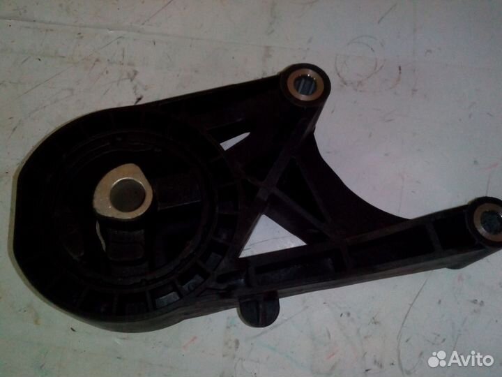 Опора двигателя Opel Fiat Saab 13220095