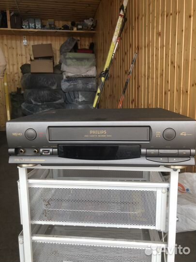 Видеомагнитофон philips