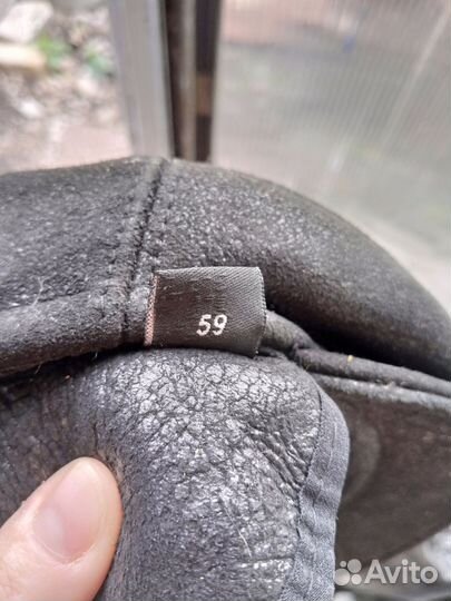 Мужская кожаная кепка с ушками