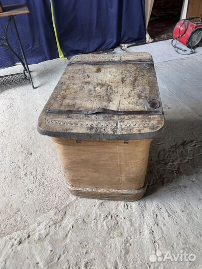 Сундук деревянный