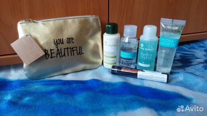 Набор Косметичка +мини-продукты YvesRocher новый