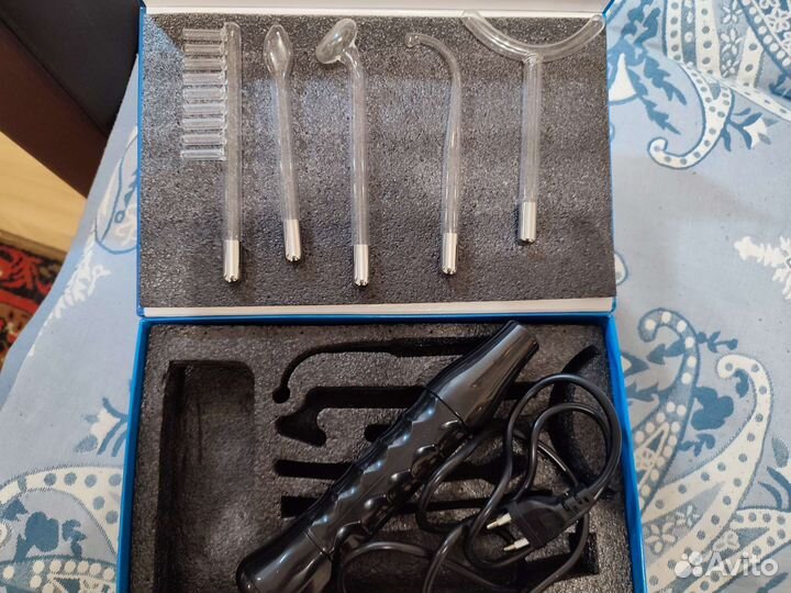 Импульсный массажер для лица и тела