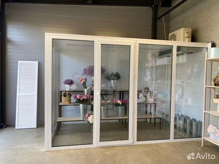 Холодильная камера для цветов со стеклом