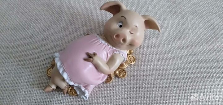 Фигурка свинка поросенок