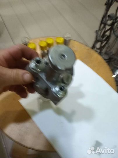 Насос низкого давления, и распылители фарсунок