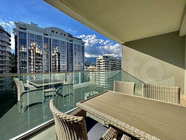 2-к. квартира, 65 м², 14/18 эт.