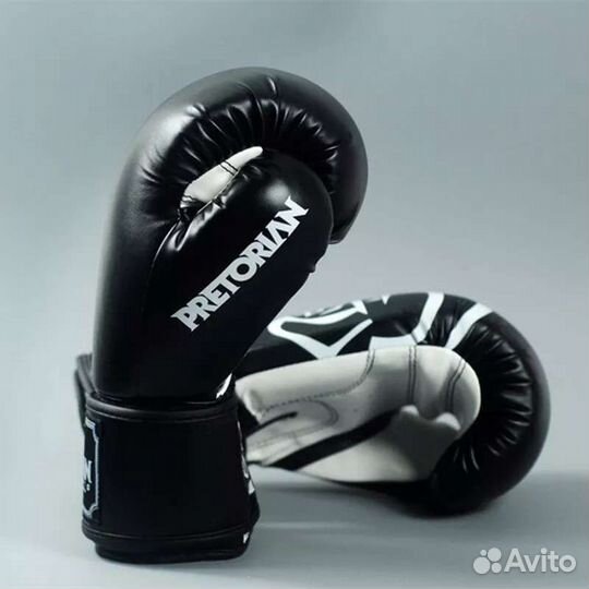 Боксерские перчатки