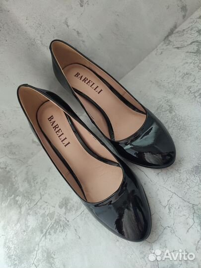 Туфли женские, лаковые